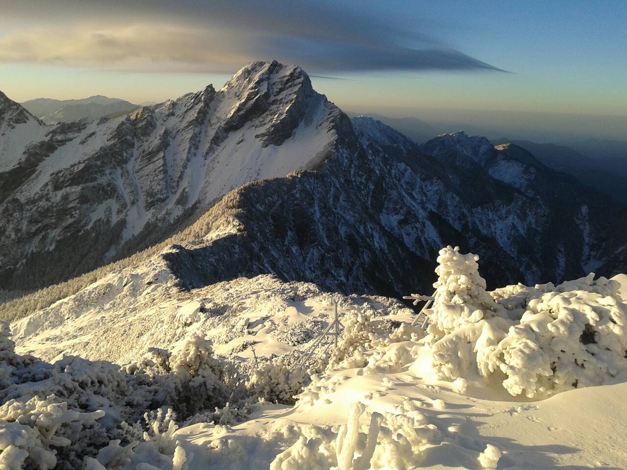 台湾玉山下雪图片